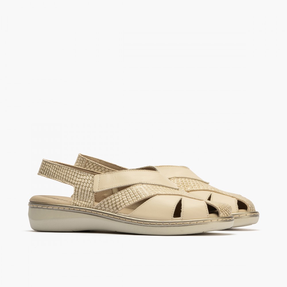 SANDALIA PUNTA CERRADA ORO