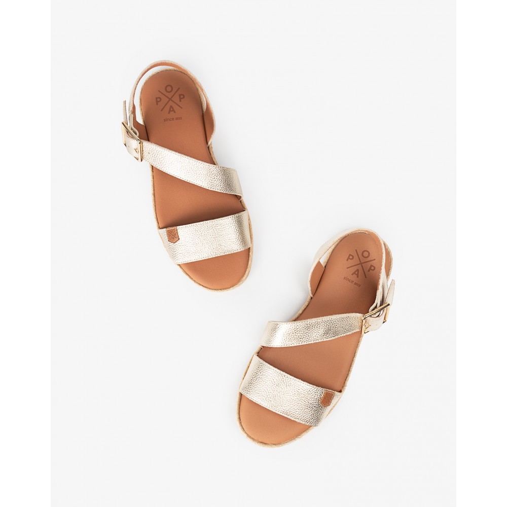 SANDALIA LAMINADO ORO