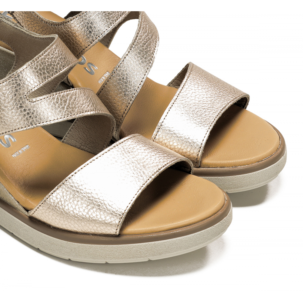 SANDALIA CUÑA ALUMINIO PLATINO