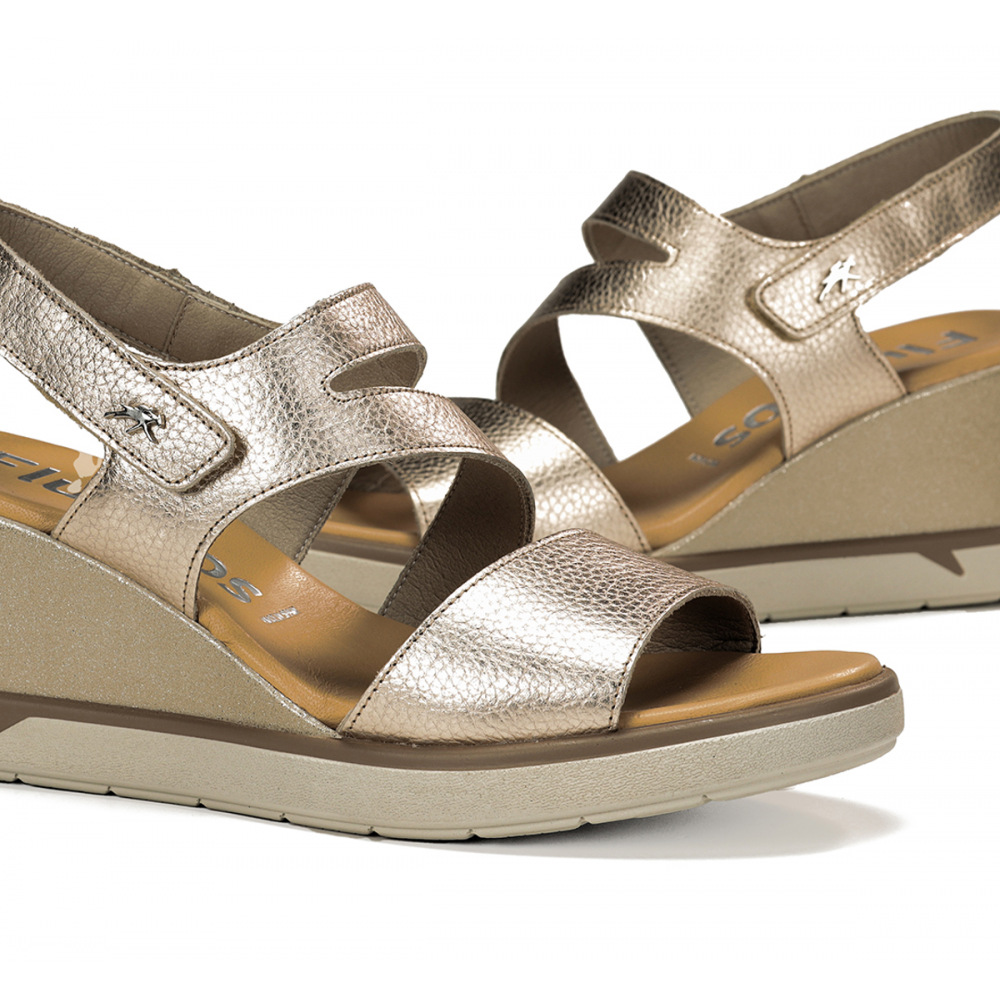 SANDALIA CUÑA ALUMINIO PLATINO