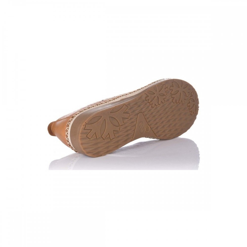 ZAPATO PICADO FLOR CUERO