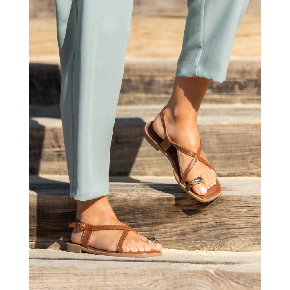 SANDALIA ESCLAVA DEDO BROWN