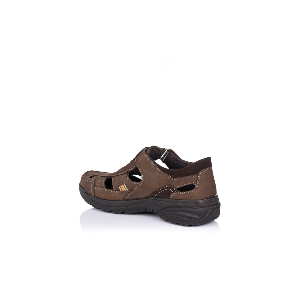 SANDALIA CERRADA PIEL NOBUCK MARRON