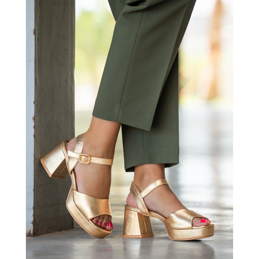 SANDALIA PLATAFORMA GOLD