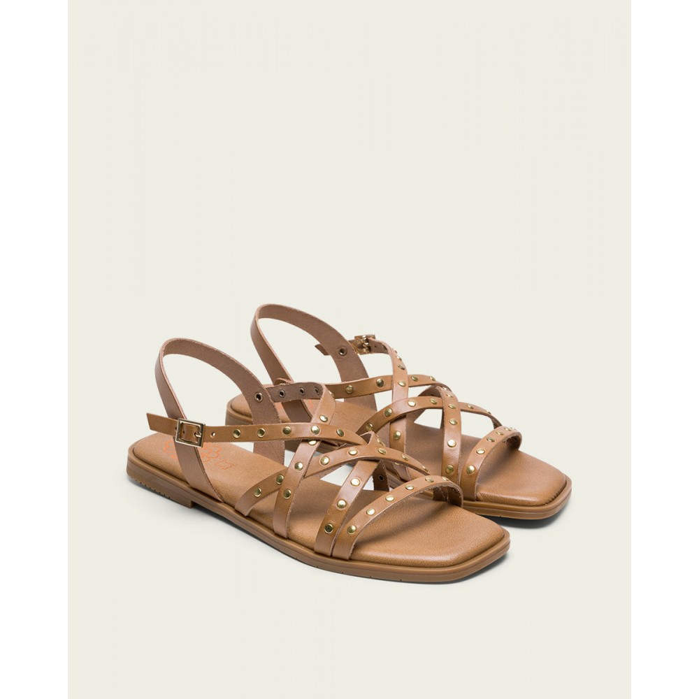 SANDALIA PLANA PIEL TACHUELAS TAUPE