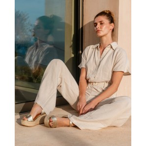 SANDALIA CUÑA YUTE LAMINADO ORO