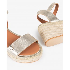 SANDALIA CUÑA YUTE LAMINADO ORO