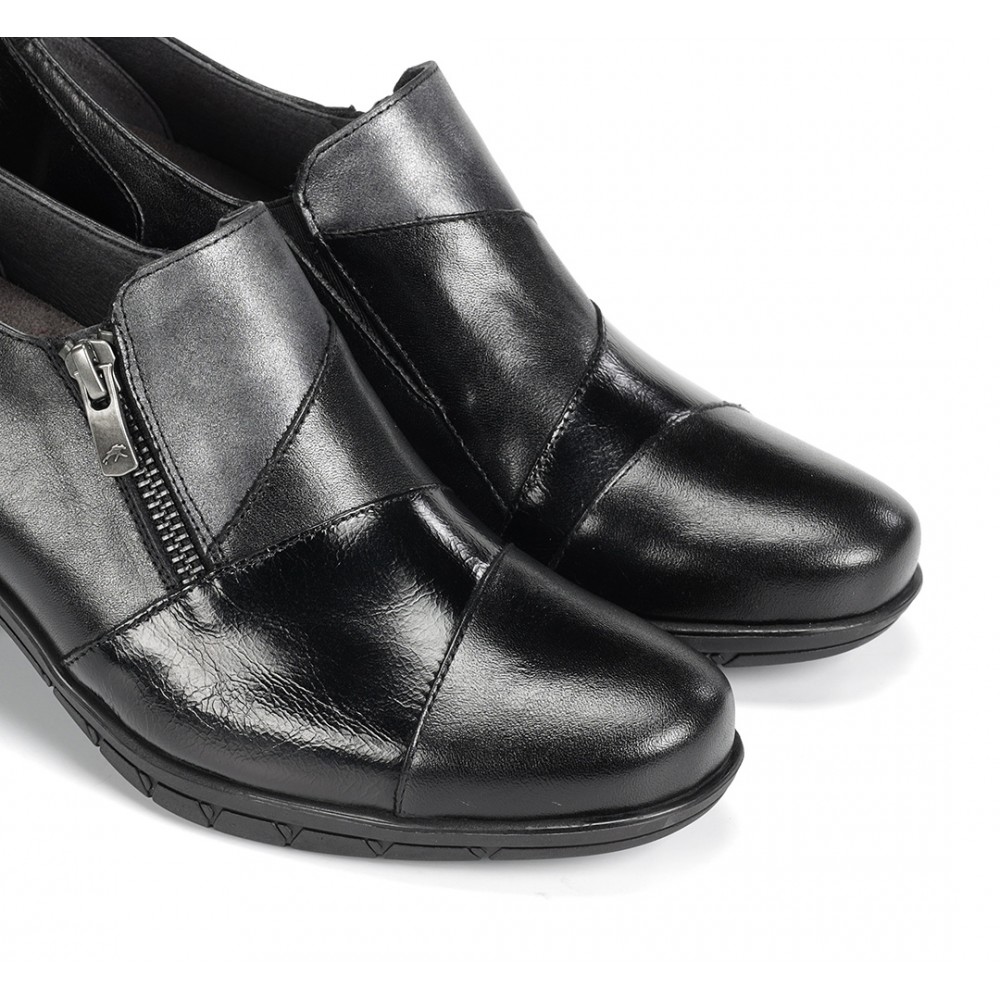 ZAPATO CON CREMALLERA LATERAL NEGRO