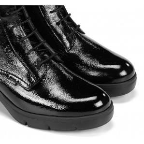 BOTIN CORDON Y HEBILLA CHAROL NEGRO