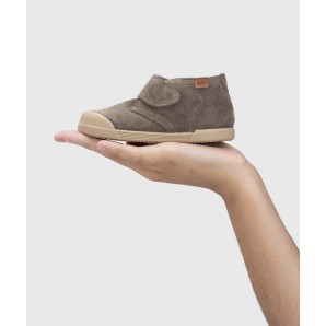 BOTITA VELCRO SERRAJE BAREFOOT TOPO