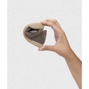 BOTITA VELCRO SERRAJE BAREFOOT TOPO