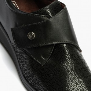 BLUCHER CORREA CON LYCRA NEGRO