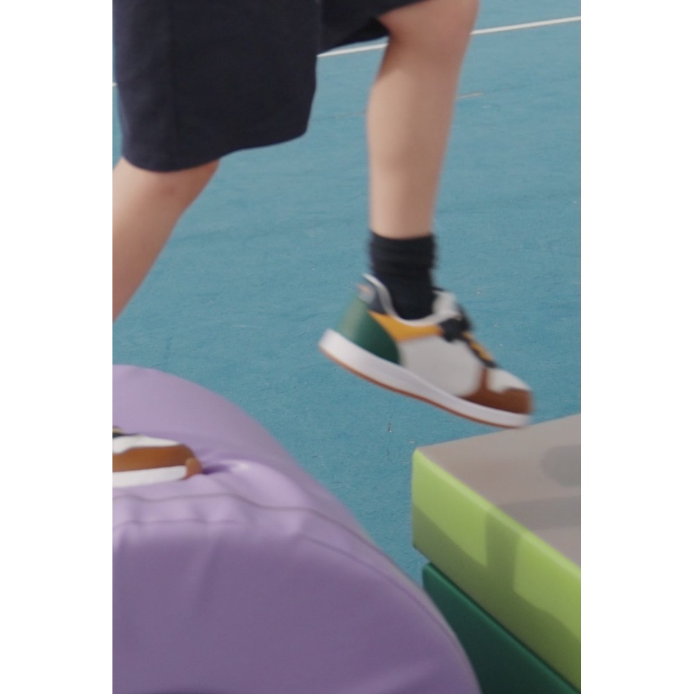 DEPORTIVO BAREFOOT LUCES MULTICOLOR