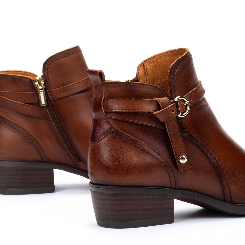 BOTIN CORREA HEBILLA CUERO