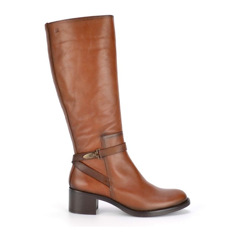 BOTA ALTA CUERO