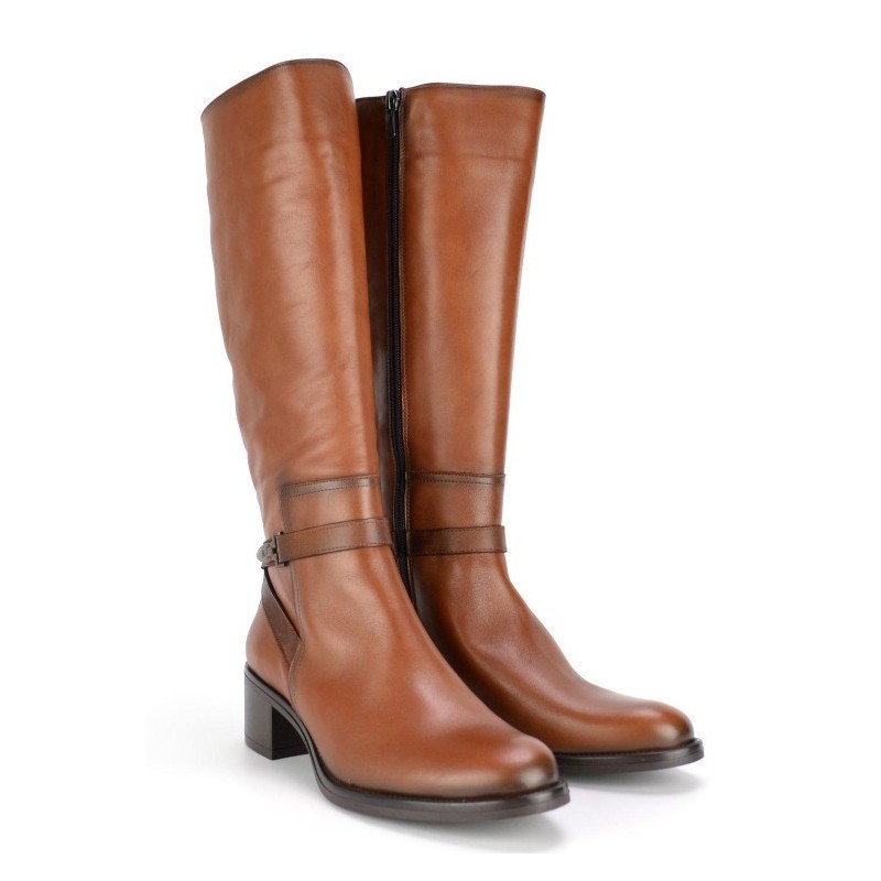 BOTA ALTA CUERO