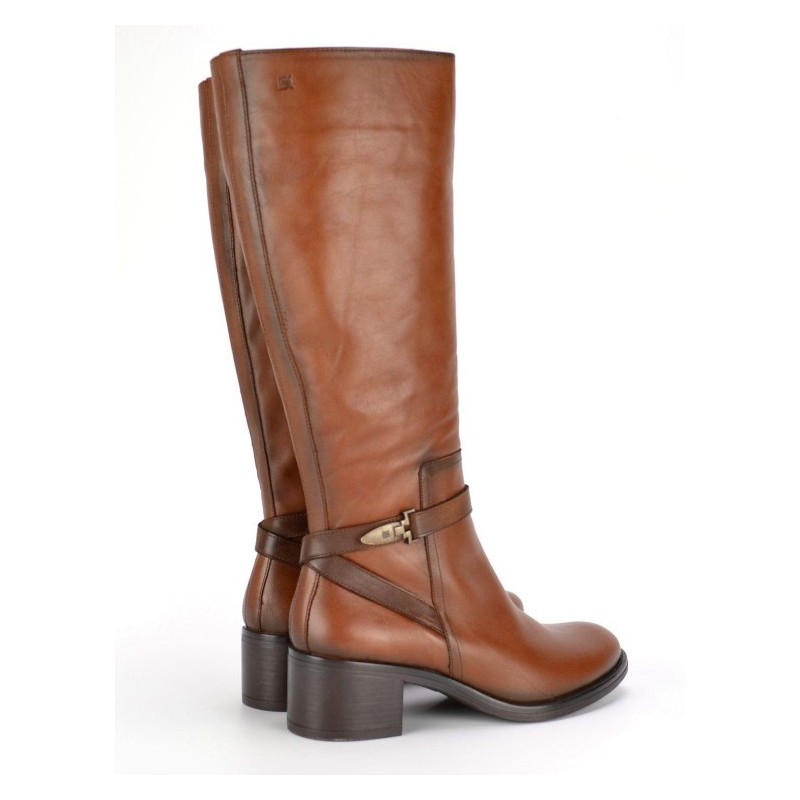 BOTA ALTA CUERO