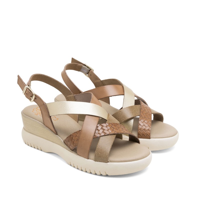 SANDALIA TIRAS CRUZADAS TAUPE ORO