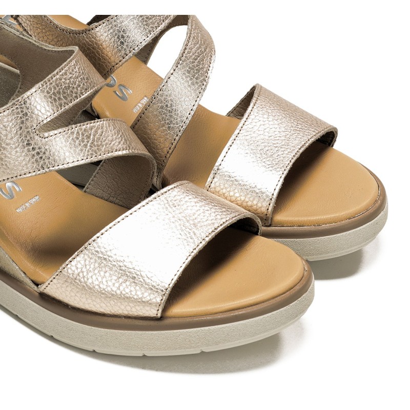 SANDALIA LAMINADO PLATINO