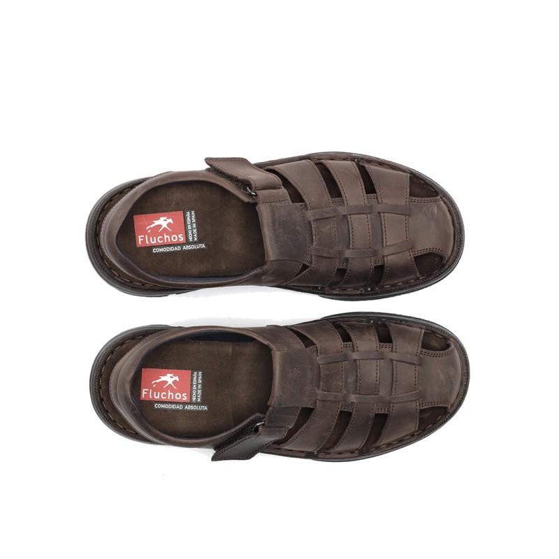 SANDALIA CERRADA MARRON
