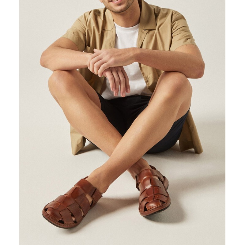 SANDALIA CERRADA CUERO