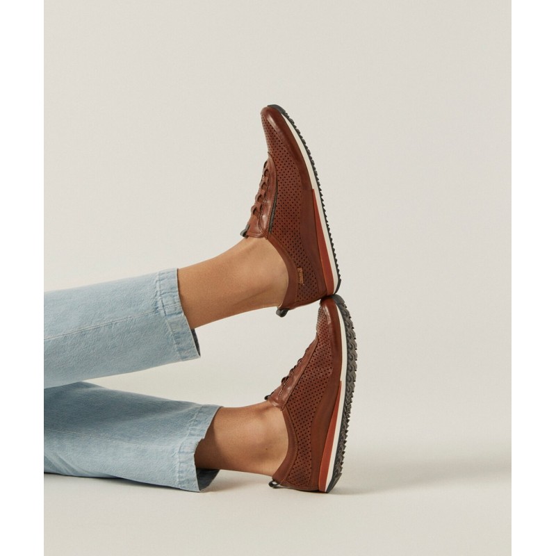 BLUCHER PICADO CUERO