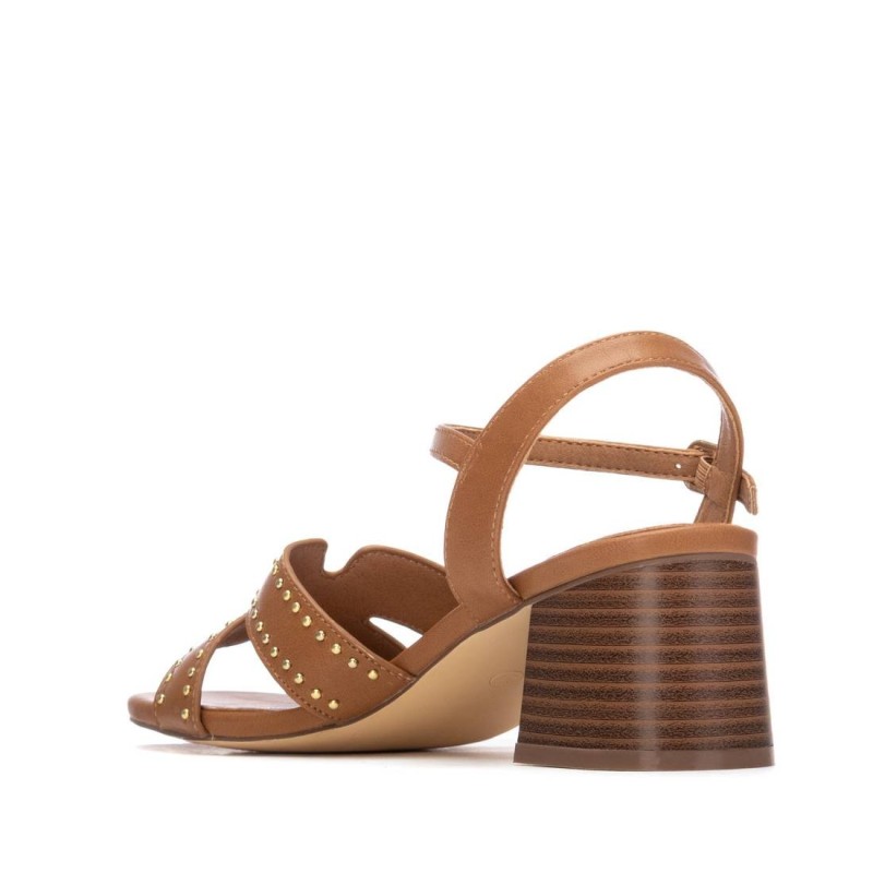SANDALIA HEBILLA PALA CRUZADA CAMEL