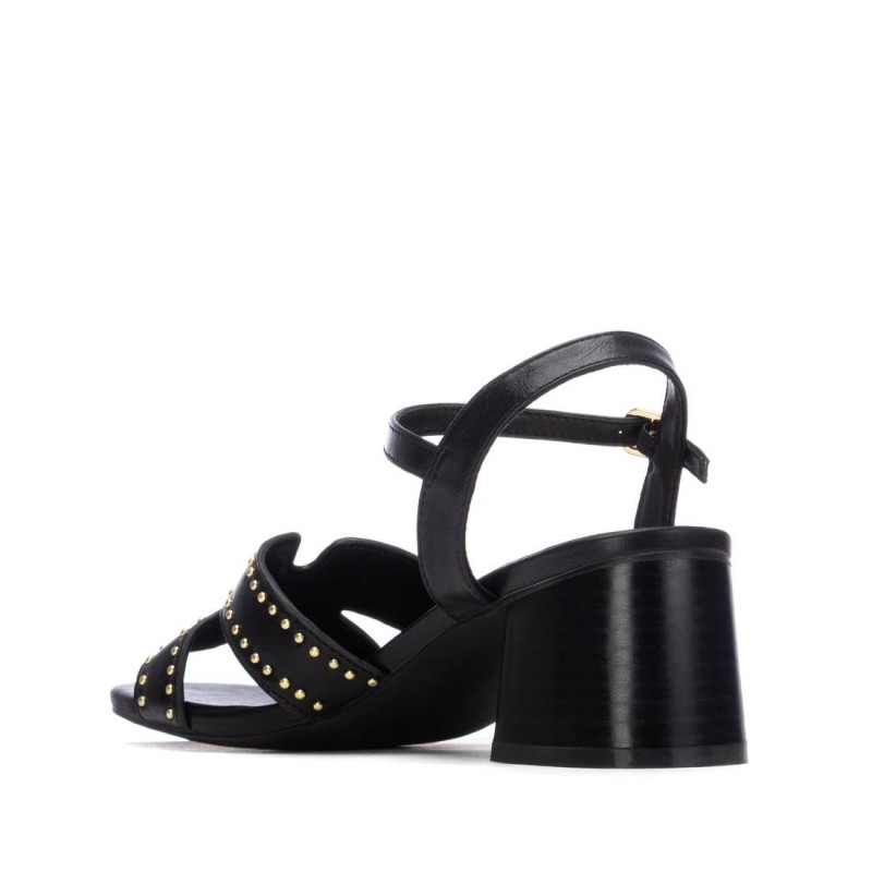 SANDALIA HEBILLA PALA CRUZADA NEGRO