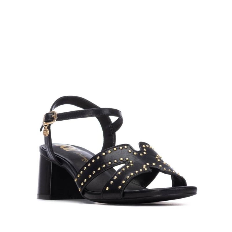 SANDALIA HEBILLA PALA CRUZADA NEGRO