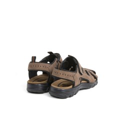 SANDALIA CERRADA MARRON