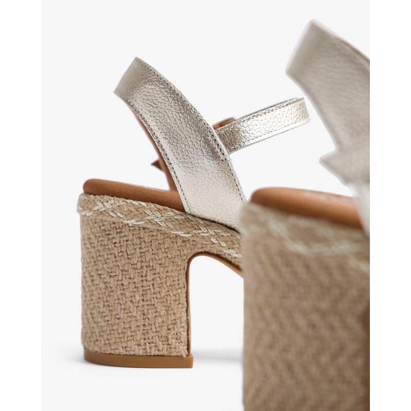 SANDALIA TACON Y PLATAFORMA YUTE ORO