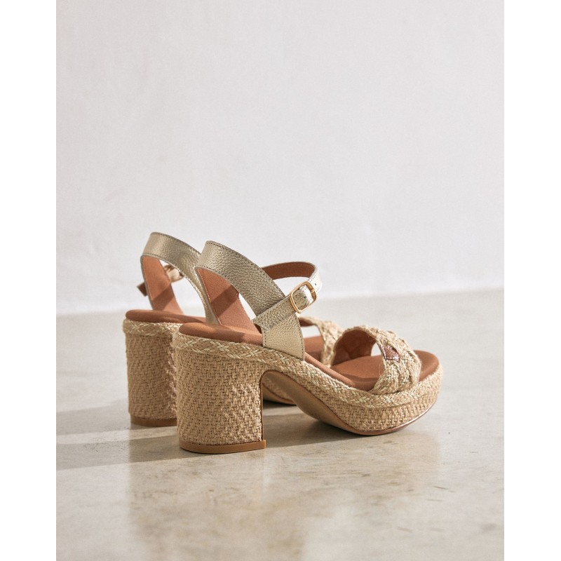 SANDALIA TACON Y PLATAFORMA YUTE ORO