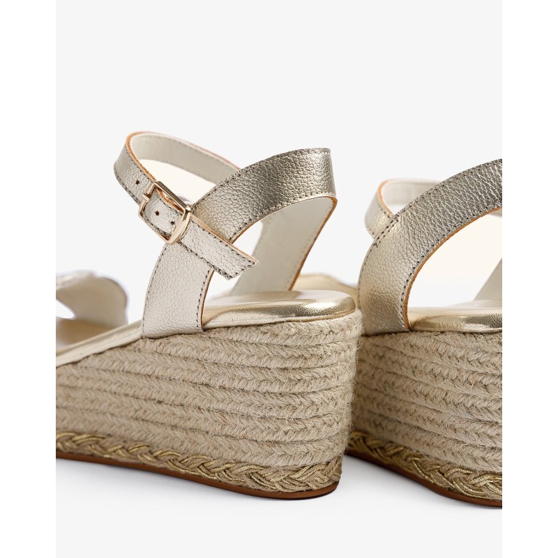 SANDALIA PLATAFORMA YUTE ORO