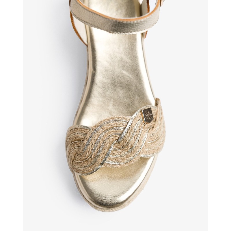 SANDALIA PLATAFORMA YUTE ORO