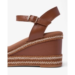 SANDALIA PLATAFORMA YUTE CUERO