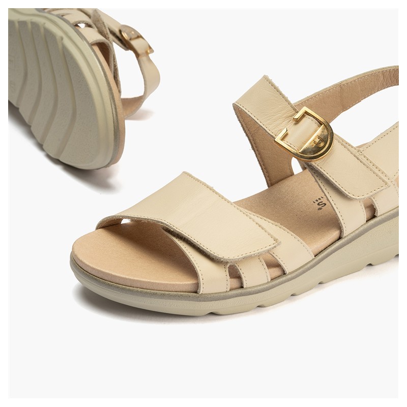 SANDALIA DOBLE VELCRO CREMA