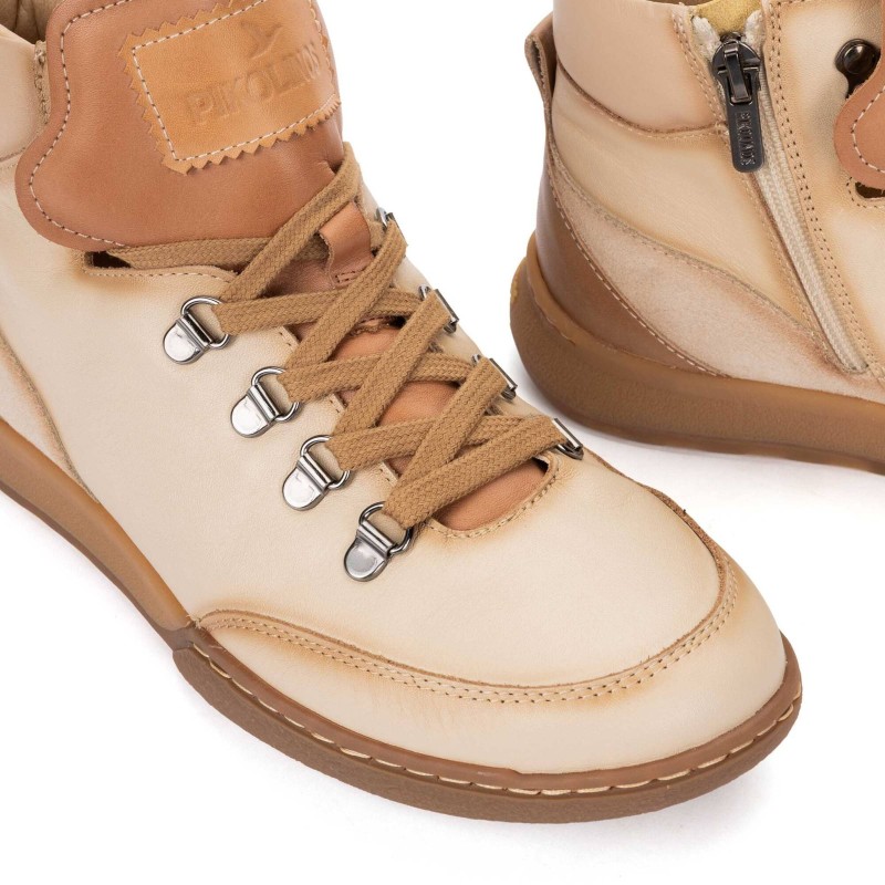 BOTIN CORDONES MARFIL